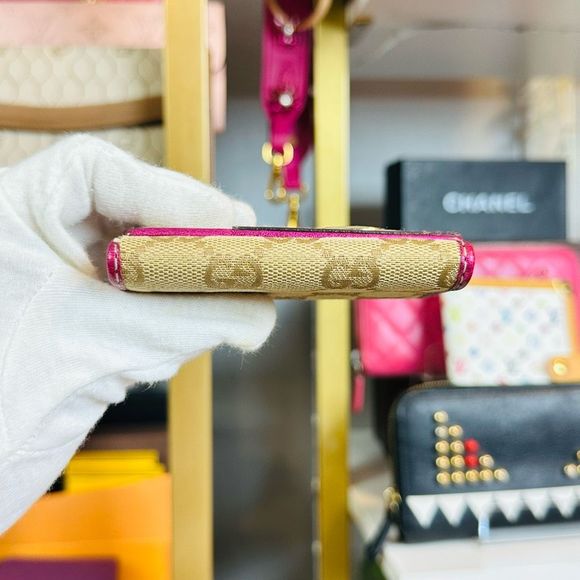 Gucci Beige/Metallic Magenta GG Canvas Key Pouch Wallet 6 Ring - Picture 6 of 11
